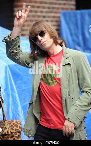 Liam Gallagher en apparence pour le talk show Late Show with David Letterman - WED, Ed Sullivan Theater, New York, NY, le 22 juin Banque D'Images