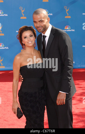 Eva Longoria, Tony Parker à l'arrivées de Academy of Television Arts & Sciences 62e Primetime Emmy Awards - Arrivals, Nokia Theatre, Los Angeles, CA le 29 août 2010. Photo par : Michael Germana/Everett Collection Banque D'Images