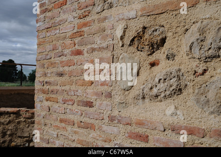 La maçonnerie de la tour . Mur d'ALCALA DE HENARES ( 13 ème ). Communauté de Madrid .ESPAGNE Banque D'Images