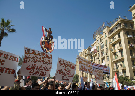 Les Egyptiens de la place Tahrir célèbrent le Jour de la Victoire sur Feb.18, 2011, une semaine après la chute du Président Hosni Moubarak. Banque D'Images