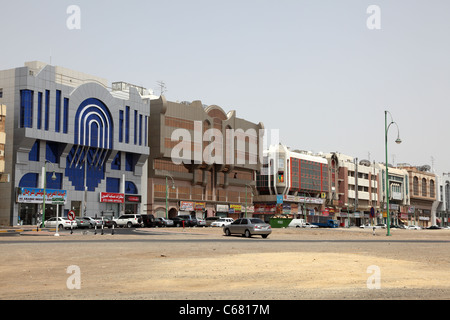 Les bâtiments modernes à Al Ain, l'Émirat d'Abu Dhabi. Banque D'Images