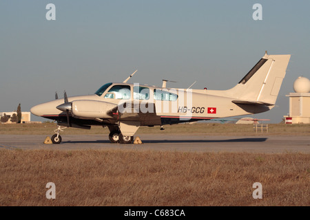 Garé Beechcraft Baron 55 avions légers Banque D'Images