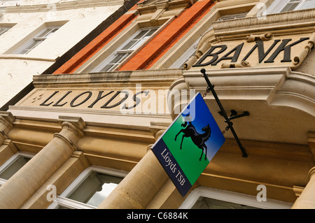 Anciens et nouveaux panneaux pour Lloyds TSB Bank Banque D'Images