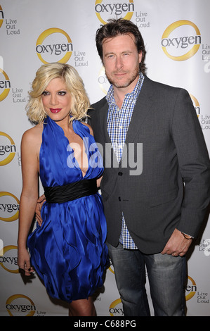 Tori Spelling, Dean McDermott lors d'une apparition publique pour l'oxygène réseau en direct Présentation, Gotham Hall, New York, NY Avril 4, 2011. Photo par : Kristin Callahan/Everett Collection Banque D'Images