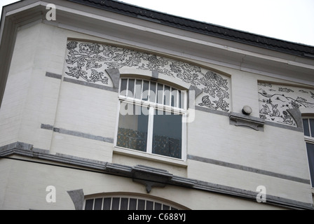 L'architecture typique en centre-ville de De Panne Belgique Europe Banque D'Images