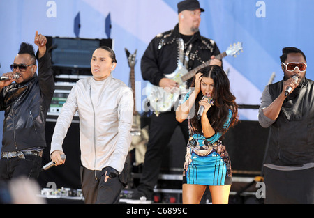 De l'API ap, Taboo, Fergie, est-ce que je suis sur scène pour Good Morning America GMA série de concerts d'été avec les Black Eyed Peas, Rumsey Playfield dans Central Park, New York, NY 30 juillet 2010. Photo par : Kristin Callahan/Everett Collection Banque D'Images