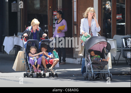 Leni Samuel, Samuel Henry, Heidi Klum, Lou Samuel, à pied à Soho dehors et environ pour la célébrité CANDIDS - Mercredi, , New York, NY Banque D'Images