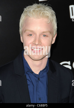 Noel Fisher aux arrivées de Battle : LOS ANGELES Premiere, Regency Village Theatre, Los Angeles, CA 8 mars 2011. Photo par : Dee Banque D'Images