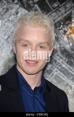 Noel Fisher aux arrivées de Battle : LOS ANGELES Premiere, Regency Village Theatre, Los Angeles, CA 8 mars 2011. Photo par : Michael Germana/Everett Collection Banque D'Images