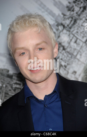 Noel Fisher aux arrivées de Battle : LOS ANGELES Premiere, Regency Village Theatre, Los Angeles, CA 8 mars 2011. Photo par : Michael Germana/Everett Collection Banque D'Images