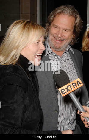 Amy Madigan, Jeff Bridges en présence de Maître américain pour l'achat de JEFF BRIDGES : THE DUDE demeure, le Paley Center for Media, Los Angeles, CA 8 janvier 2011. Photo par : Michael Germana/Everett Collection Banque D'Images