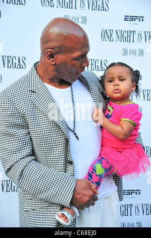 Mike Tyson, Tyson Milan aux arrivées d'ESPN Films" une nuit à Vegas Premiere, Dwyer Cultural Center, New York, NY Le 31 août Banque D'Images