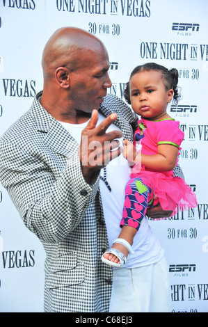 Mike Tyson, Tyson Milan aux arrivées d'ESPN Films" une nuit à Vegas Premiere, Dwyer Cultural Center, New York, NY Le 31 août Banque D'Images