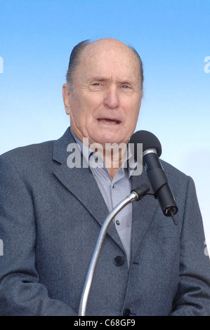 Robert Duvall dans une apparition publique pour Robert Duvall part- et l'Empreinte Cérémonie à Grauman's, le Grauman's Chinese Theatre, Los Angeles, CA 5 janvier 2011. Photo par : Michael Germana/Everett Collection Banque D'Images