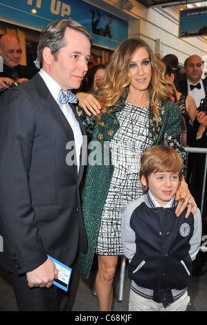 Matthew Broderick, Sarah Jessica Parker, James présents pour m'ATTRAPER SI VOUS POUVEZ Soirée d'ouverture, la Neil Simon Theatre, nouveau Banque D'Images