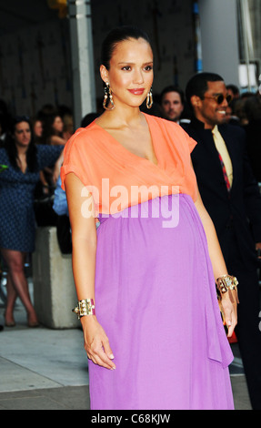 Jessica Alba aux arrivées pour la CFDA Fashion Awards 2011, Alice Tully Hall au Lincoln Center, New York, NY Le 6 juin 2011. Photo Banque D'Images