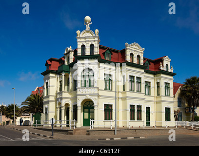 Le bâtiment de style baroque, construit dans des Hohenzollern, 1906 colonie allemande typique de l'architecture, Swakopmund, Namibie, Afrique Banque D'Images