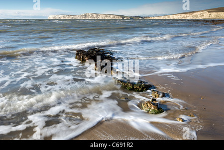 L'île de Wight sur une journée ensoleillée winters, vu de Compton Chine vers les aiguilles. Banque D'Images