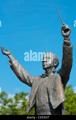 Statue, sculpture, Gustav Holst, compositeur, Imperial Gardens, Cheltenham, Cotswolds, en Angleterre, en 2011. Banque D'Images