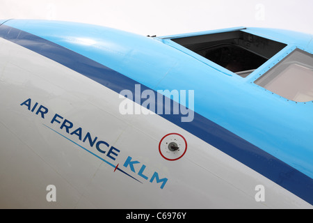 Air France KLM a été formé en 2004 après la fusion des compagnies aériennes Air France et KLM Banque D'Images