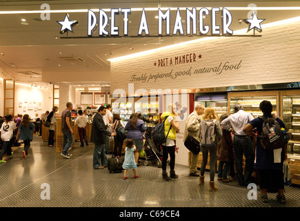 Pret a manger restaurant, Terminal 3, aéroport de Heathrow London UK Banque D'Images