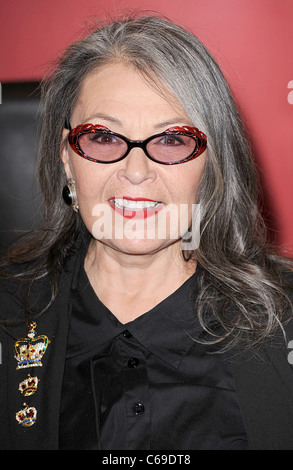 Roseanne Barr à l'apparence en magasin pour ROSEANNEARCHY Livre Signature avec Roseanne Barr, Borders Book Store - Columbus Circle, New York, NY Le 6 janvier 2011. Photo par : Kristin Callahan/Everett Collection Banque D'Images