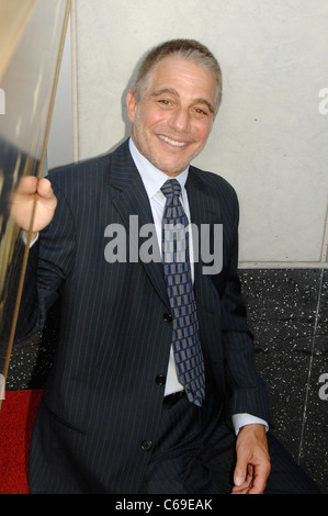 Tony Danza à la cérémonie d'intronisation pour l'étoile sur le Hollywood Walk of Fame pour Cérémonie Jane Morgan, Hollywood Boulevard, Los Angeles, CA, le 6 mai 2011. Photo par : Michael Germana/Everett Collection Banque D'Images