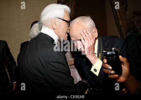 Karl Lagerfeld, Bill Cunningham présente à l'Gordon Parks Foundation Awards Dinner and Auction, Gotham Hall, New York, Banque D'Images