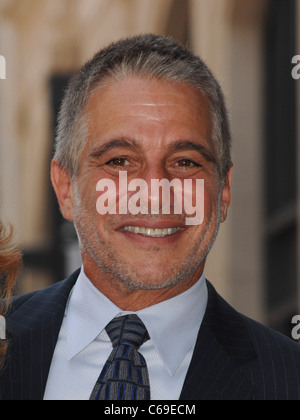 Tony Danza à la cérémonie d'intronisation pour l'étoile sur le Hollywood Walk of Fame pour Cérémonie Jane Morgan, Hollywood Boulevard, Los Angeles, CA, le 6 mai 2011. Photo par : Elizabeth Goodenough/Everett Collection Banque D'Images