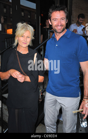 Deborah-lee Furness, Hugh Jackman aux arrivées pour le kimchi CHRONICLES Fête de lancement, Spice Market, New York, NY 1 juin 2011. Photo par : Gregorio T. Binuya/Everett Collection Banque D'Images