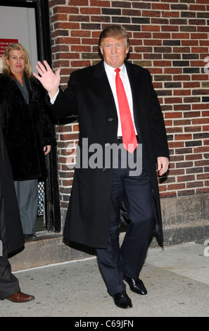 Donald Trump à talk show de comparution dans le Late Show with David Letterman - WED, Ed Sullivan Theater, New York, NY 2 Mars, 2011. Photo par : Desiree Navarro/Everett Collection Banque D'Images