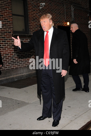 Donald Trump à talk show de comparution dans le Late Show with David Letterman - WED, Ed Sullivan Theater, New York, NY 2 Mars, 2011. Photo par : Desiree Navarro/Everett Collection Banque D'Images