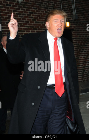 Donald Trump à talk show de comparution dans le Late Show with David Letterman - WED, Ed Sullivan Theater, New York, NY 2 Mars, 2011. Photo par : Desiree Navarro/Everett Collection Banque D'Images