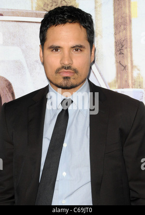 Michael Pena aux arrivées de l'AVOCAT LINCOLN Premiere, Arclight Hollywood, Los Angeles, CA 10 mars 2011. Photo par : Dee Cercone/Everett Collection Banque D'Images