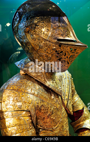 Allemagne, Eisenach : l'armure de chevalier médiéval pompeux dans le musée de château de Wartburg Banque D'Images