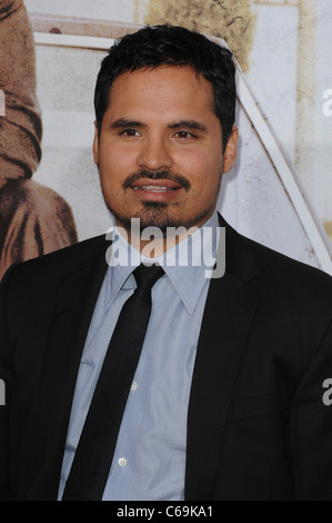 Michael Pena aux arrivées de l'AVOCAT LINCOLN Premiere, Arclight Hollywood, Los Angeles, CA 10 mars 2011. Photo par : Elizabeth Goodenough/Everett Collection Banque D'Images