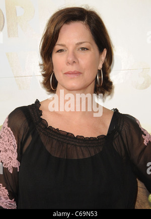 Marcia Gay Harden aux arrivées de BORN TO BE WILD Premiere, California Science Center, Los Angeles, CA, le 3 avril 2011. Photo par : Banque D'Images