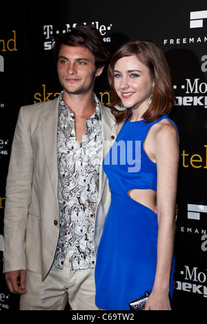 Shiloh Fernandez, Haley Ramm aux arrivées de SKATELAND Los Angeles Premiere, Théâtre Arclight Hollywood, CA, le 11 mai 2011. Photo par : Emiley Schweich/Everett Collection Banque D'Images