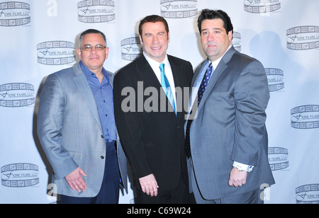 John Gotti Jr., John Travolta, Mike Fiore présents pour GOTTI : Conférence de presse, l'hôtel Sheraton de New York, NY Le 12 avril 2011. Photo par : Gregorio T. Binuya/Everett Collection Banque D'Images