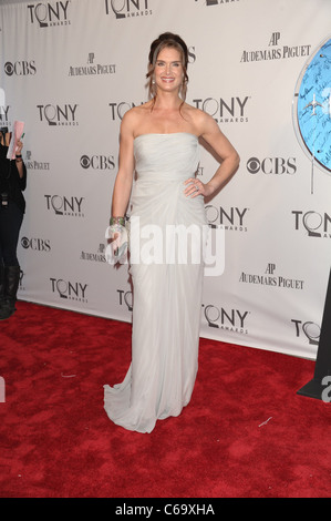 Brooke Shields au niveau des arrivées pour American Theatre Wing's 65e Antoinette Perry Tony Awards - Arrivals, Beacon Theatre, nouveau Banque D'Images