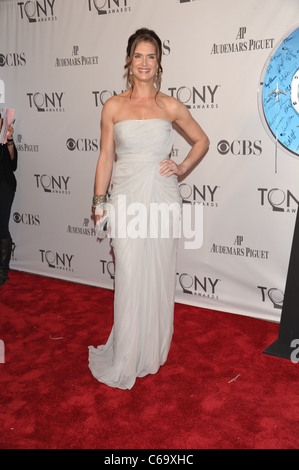 Brooke Shields au niveau des arrivées pour American Theatre Wing's 65e Antoinette Perry Tony Awards - Arrivals, Beacon Theatre, nouveau Banque D'Images