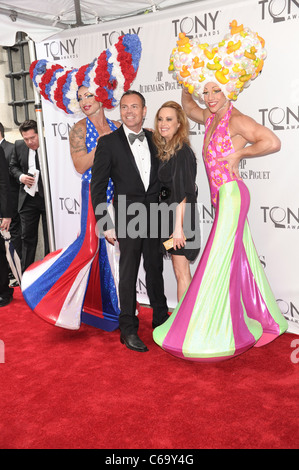 Priscilla Queen of the Desert au hall des arrivées pour l'American Theatre Wing's 65e Antoinette Perry Tony Awards - Arrivals Pt 2, Banque D'Images