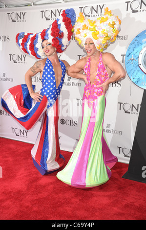 Priscilla Queen of the Desert au hall des arrivées pour l'American Theatre Wing's 65e Antoinette Perry Tony Awards - Arrivals Pt 2, Banque D'Images