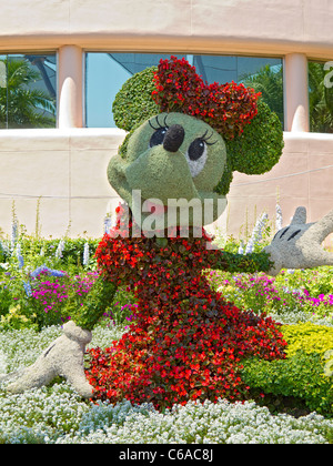 Minnie Mouse, topiary à Epcot, Disney World, en Floride, aux États-Unis. Banque D'Images