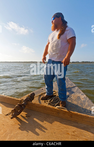 Les pêcheurs d'huîtres travaillant dans la baie d'Apalachicola. Banque D'Images