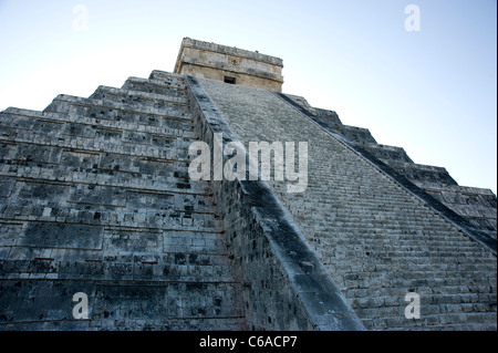 À Chicen Itza pyramide Maya, Mexique Banque D'Images