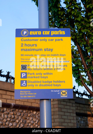 Location parking sign Banque D'Images