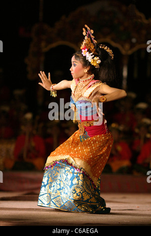 Au cours de l'exécution de danseur Gamelan Bali Arts Festival. Banque D'Images