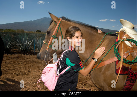 Fille du Président Calderon Maria épouse son cheval à la tequila Jose Cuervo plantation en Tequila, Mexique Banque D'Images