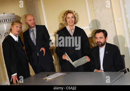 Anna Schudt, Goetz Schubert, Michaela May, Harald Schrott lors d'un photocall pour l'émission de télévision allemande "alles was Recht ist', l'épisode Banque D'Images